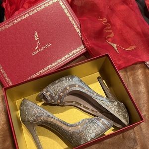 René Caovilla Lace Peep-toe platform wedding collection pearl pumps, size 8.5